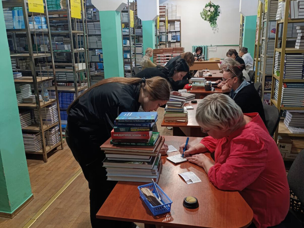 Масова книговидача в університетській бібліотеці – 2026