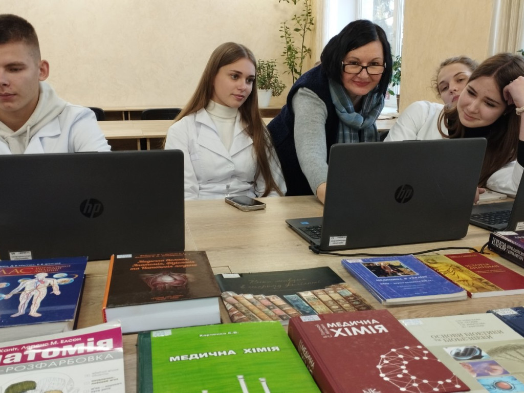 Знайомимо студентів із гарними книжками!