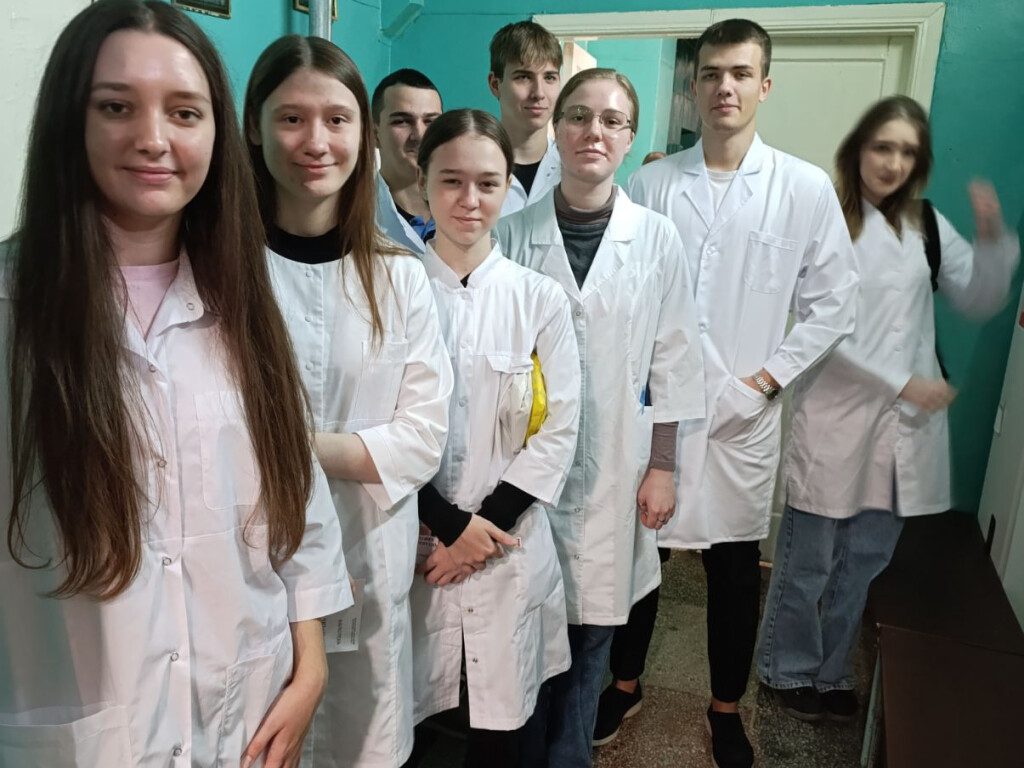 Масова видача підручників