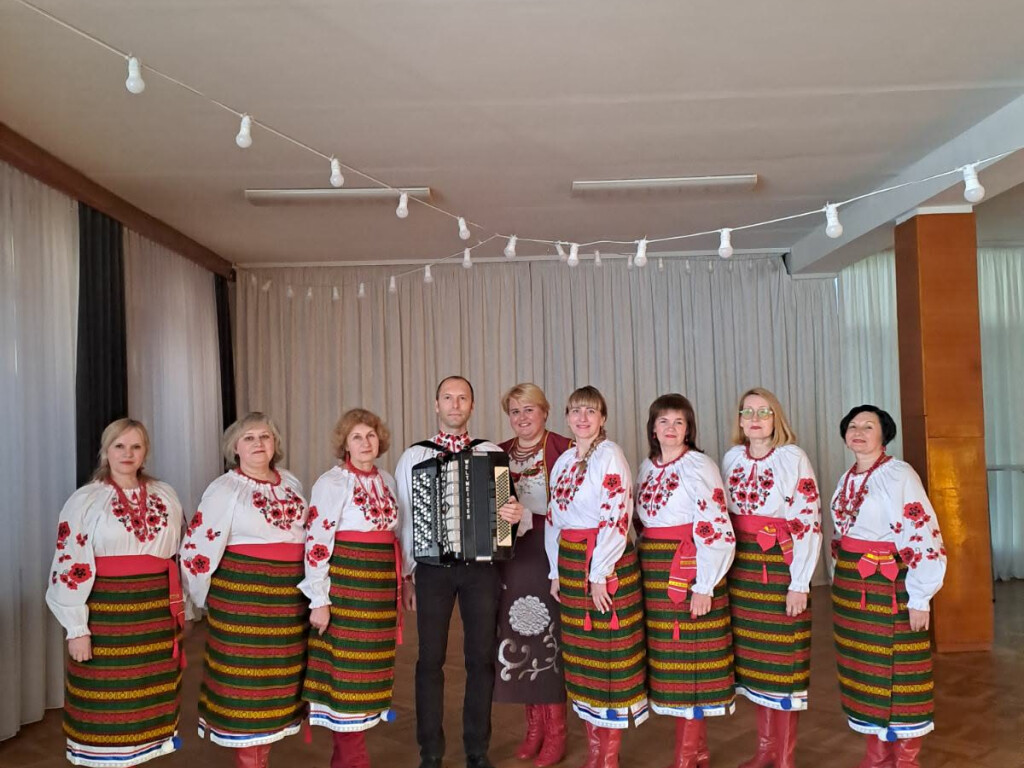 Народний аматорський вокальний ансамбль "Криниця"