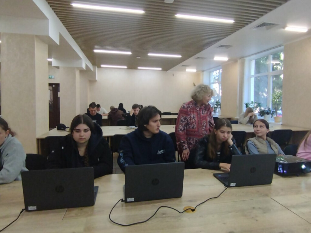 Тренінг з академічної доброчесності та екскурсія бібліотекою ПДМУ