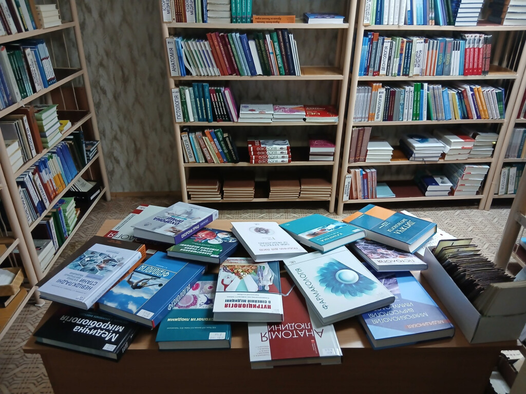 Бібліотека в гуртожитку