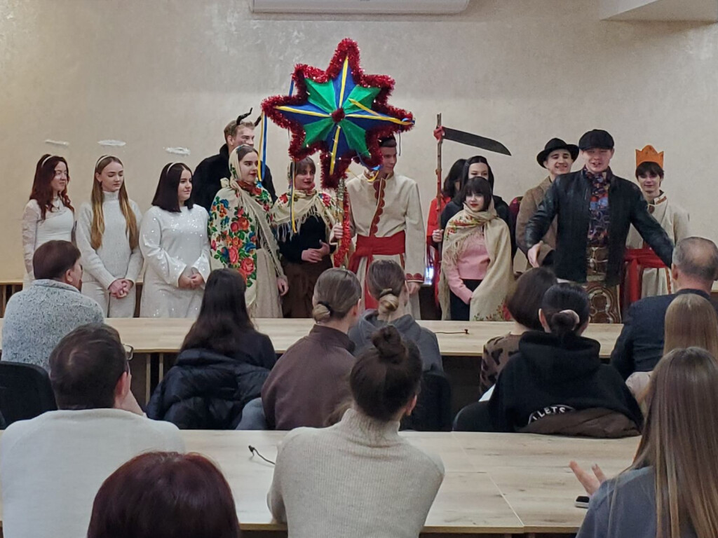 Христос народився! Славімо Його!