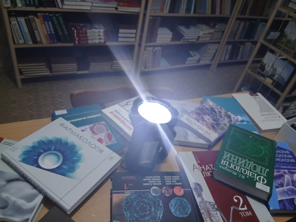 Бібліотека в гуртожитку