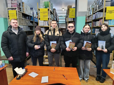 Закінчується видача підручників